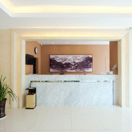 Jinjiang Inn Xianning Yinquan Avenue Hot Spring Hotel Экстерьер фото