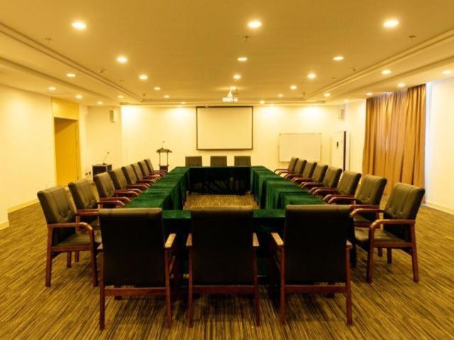Jinjiang Inn Xianning Yinquan Avenue Hot Spring Hotel Экстерьер фото